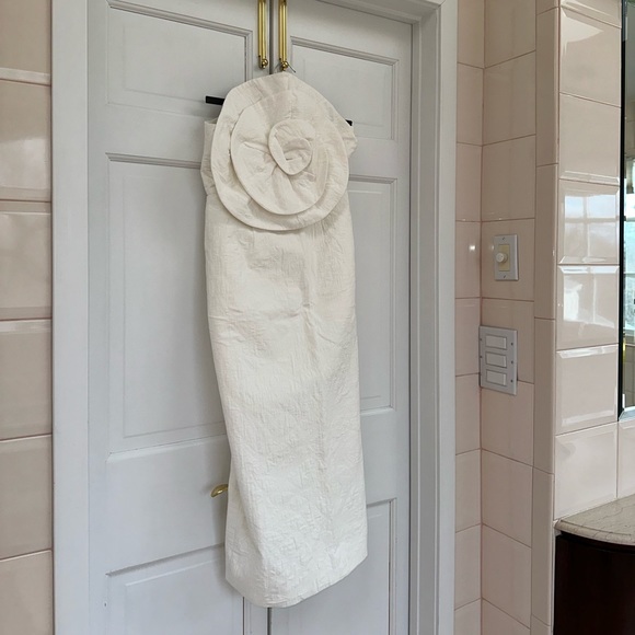 Mara Hoffman Maia White Linen Strapless Dress with Rose - Picture 10 of 12